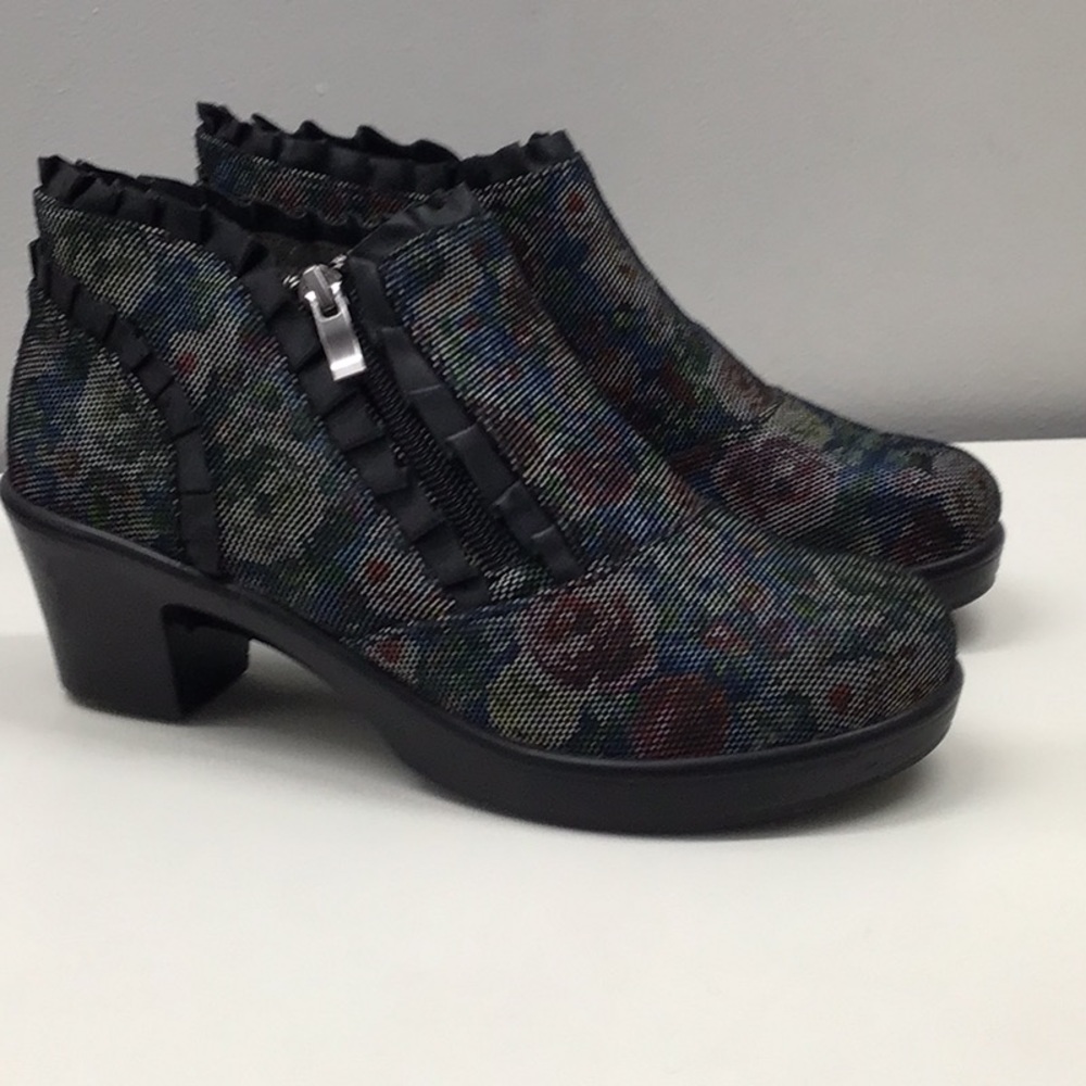 ALEGRIA  HANNAH BOOTS SIZE 36 TEXTURED FLORAL LIKE NEW